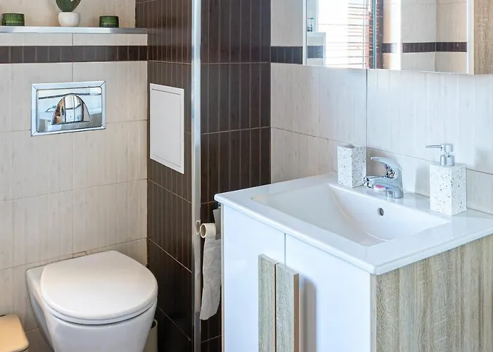 Skycloud Cozy Modern 1 Min To Gondola Апартаменты Банско